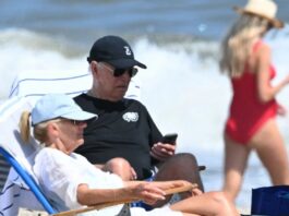 Joe Biden Set A New President Record: Most Vacation Days, 577 Days! New Presidential Record Jo Biden At Th e Beach On Vacation