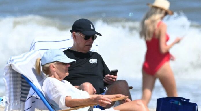 Joe Biden Set A New President Record: Most Vacation Days, 577 Days! New Presidential Record Jo Biden At Th e Beach On Vacation